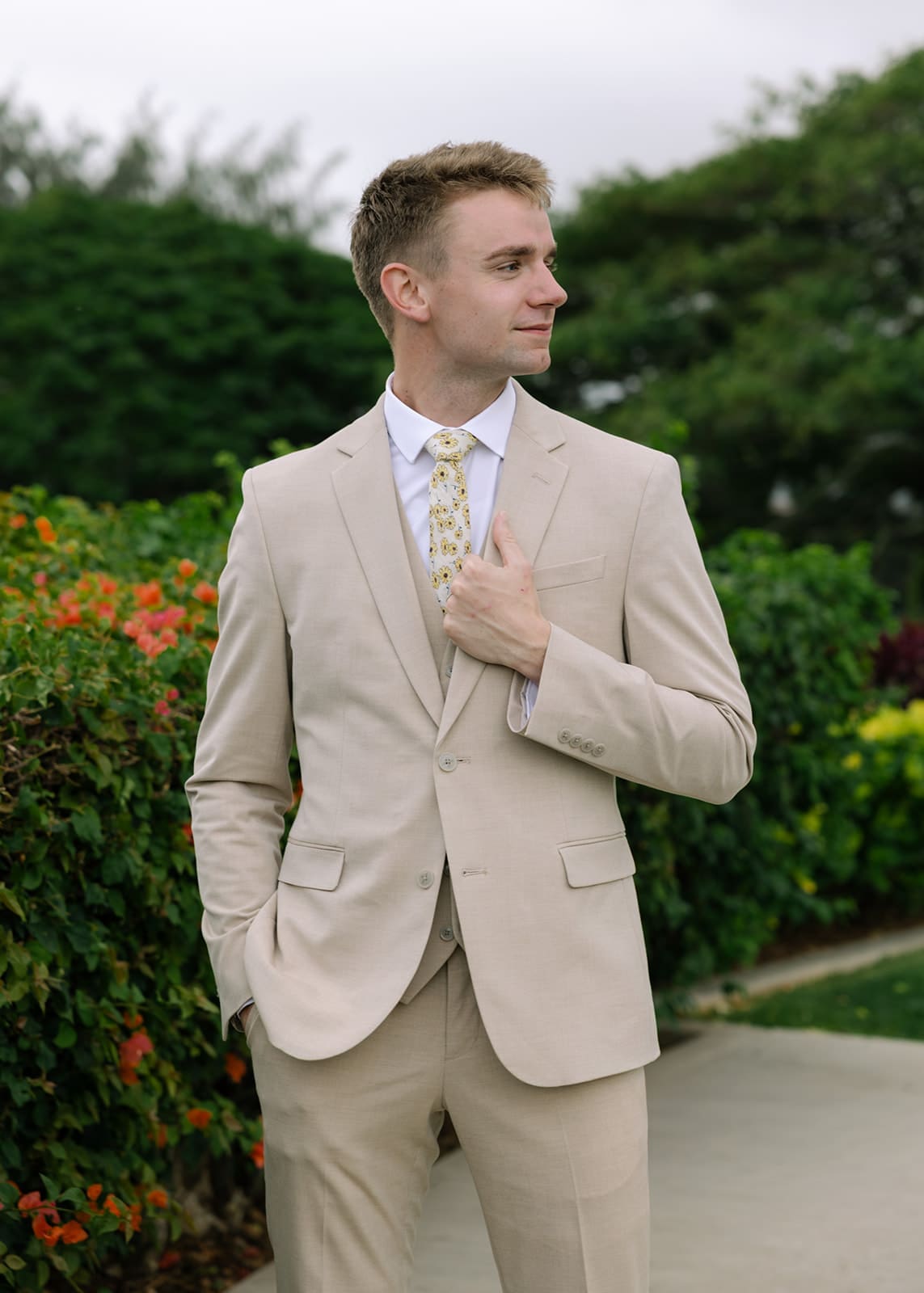 Groom portrait in Oahu, Hawaii