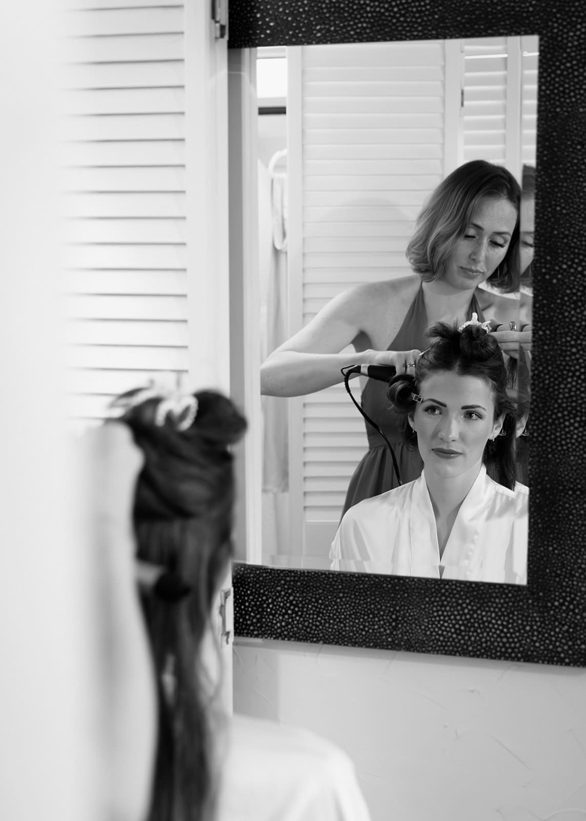 Getting ready for a wedding day in Oahu, Hawaii
